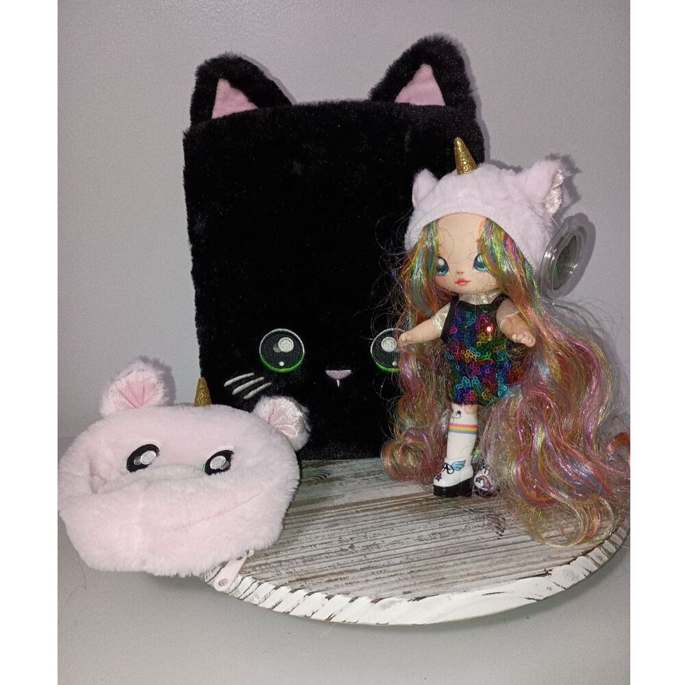 Na Na Na Surprise 3-in-1 Backpack Black Kitty Bedroom with Unicorn Doll (Extra)